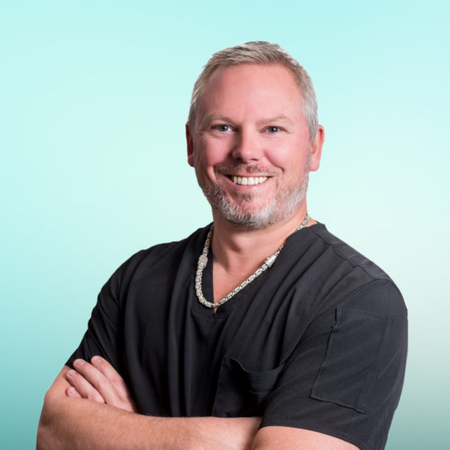 https://thomasdental.ca/wp-content/uploads/dr-trystan-thomas-profile-photo-640x640.jpg